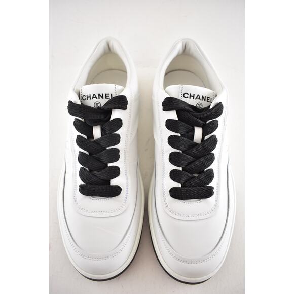 Chanel 24P White Black Leather CC Logo Flat Lace Up Runner Trainer Sneaker 42 - Picture 8 of 15